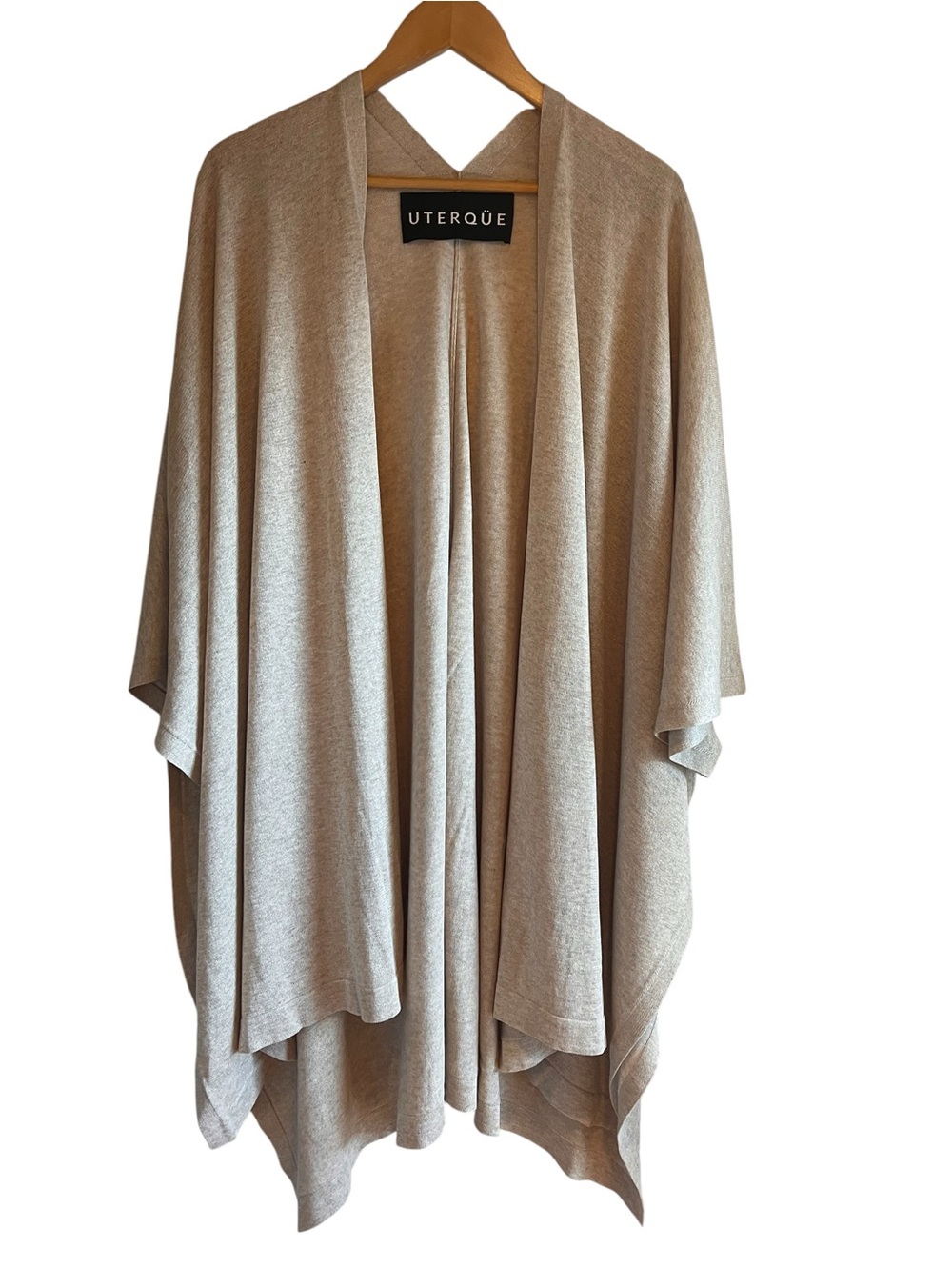 Uterque viscose knit oversized poncho sweater in tan size M excellent condition